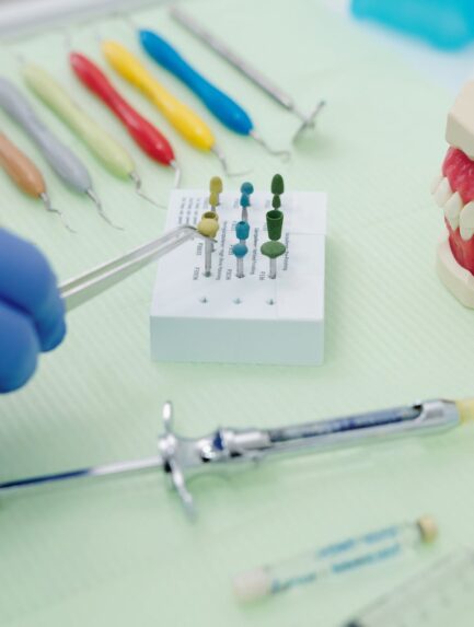 3 Times When a Dentist Needs to Use a Dental Casting Station