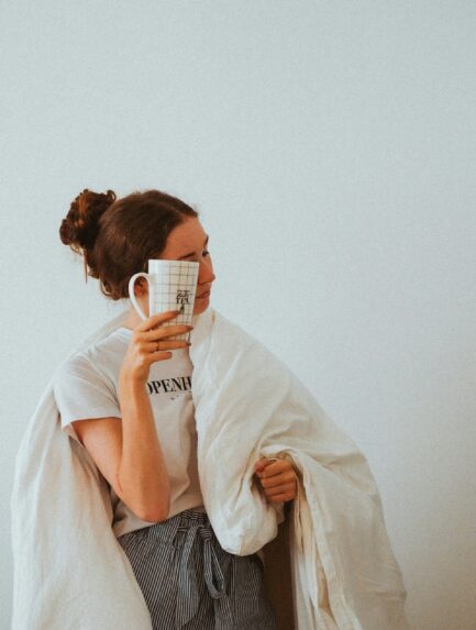 The Subtle Signals: Decoding Early Symptoms of Thyroid Dysfunction