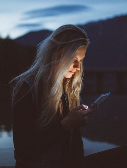 From Price to Performance - How to Pick the Best Cell Phone Provider for Your Needs