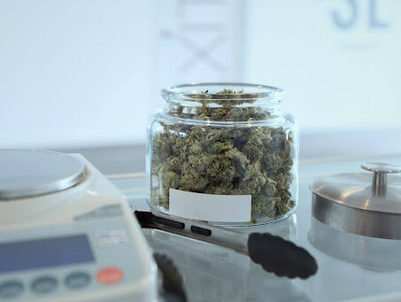 How Extraction Method Changes a Cannabis Concentrate